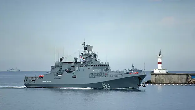 Фрегаты ЧФ провели учения в Черном море на фоне захода кораблей НАТО
