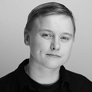 «Дети солнца» в новом прочтении: разговор о Боге и Ницше в театре-сцене «Мельников»