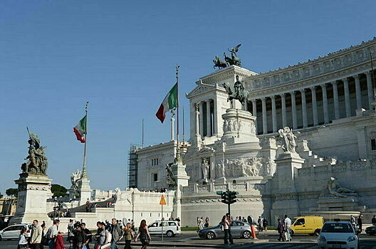 В Италии предложили лишать должностей парламентариев-перебежчиков