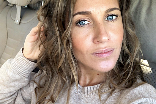 Ковальчук показала фигуру в бикини