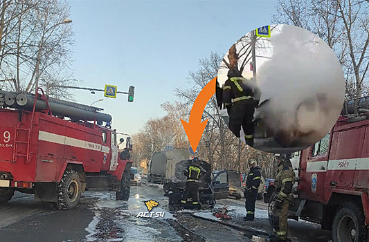 Седан Renault загорелся после ДТП в Новосибирске