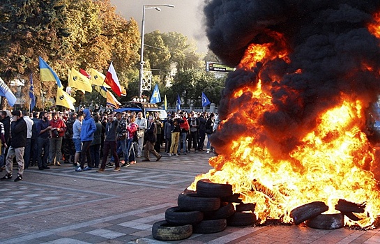 Протестующие у администрации Порошенко выдвинули требования