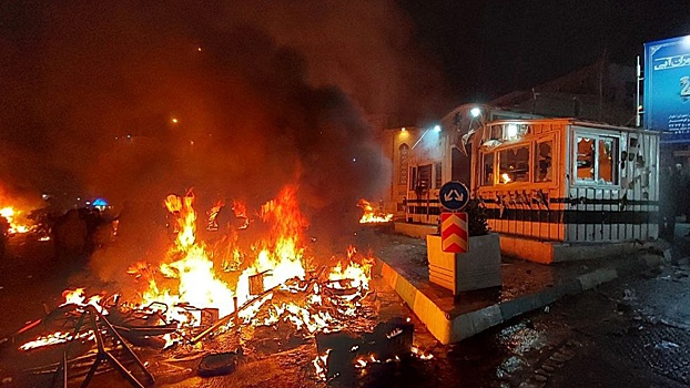 При беспорядках в Иране погибли 38 сотрудников сил правопорядка