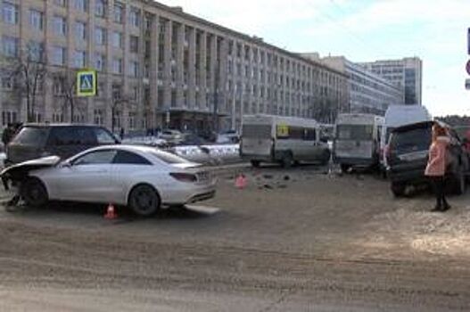 Водителя Mercedes будут судить за ДТП возле ЮУрГУ
