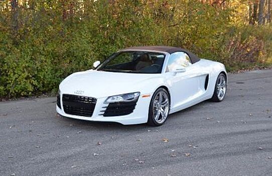 Audi R8 V8 Spyder продадут на аукционе Bring a Trailer