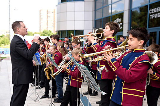 Духовые оркестры выступили в Балашихе в День защиты детей