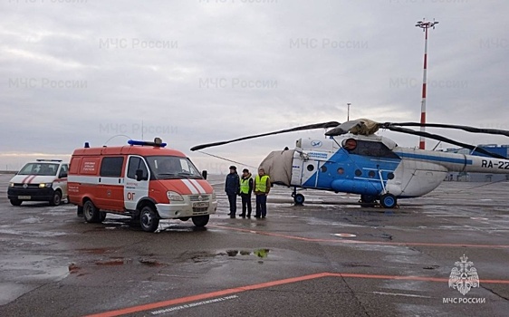 В Волгоградской области в новогодние праздники в круглосуточном режиме дежурит вертолет со спасателями на борту