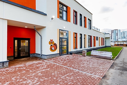 В Приморском районе построили новый детский сад на 350 мест