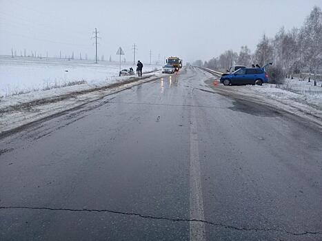 5 человек пострадали в аварии на трассе в Самарской области