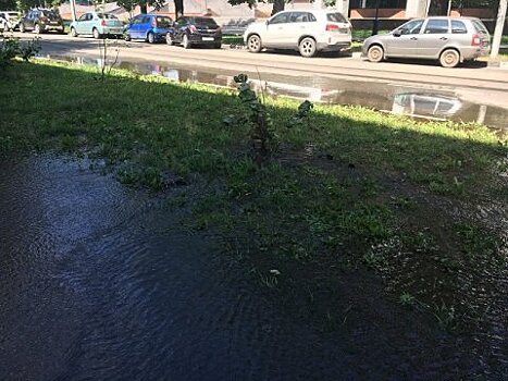 Рядом с новым ТЮЗом разлилась «коммунальная река»