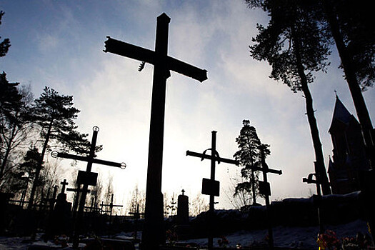 В татарстанском селе спилили православный крест на могиле