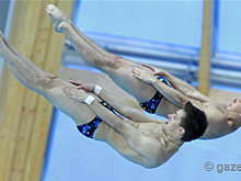 Минибаев и Бондарь стали 3-ми в синхронных прыжках в воду с вышки на этапе МС