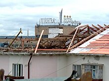 На Кирова, 67, с половины крыши сняли металлические листы