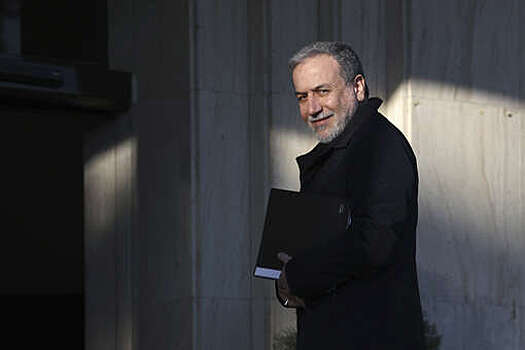 Глава МИД Арагчи заявил, что Иран способен защитить себя сам