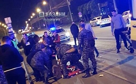 Ночью в Казани сбили женщину на трамвайных путях