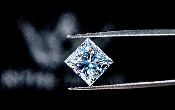 Минфин заявил о резком росте спроса на инвестбриллианты