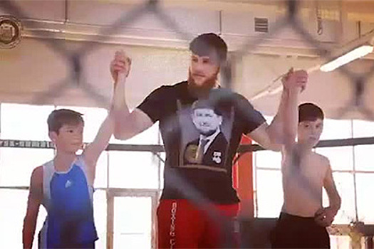Сын Кадырова победил на турнире по ММА