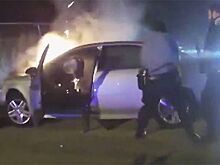 Камера сняла "огненный" подвиг полицейского