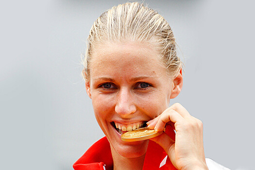 Елена Дементьева – первая российская олимпийская чемпионка в теннисе. Чем она занимается