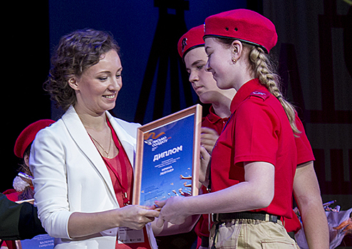 Состоялось награждение лауреатов фестиваля детских эссе «Письмо солдату»
