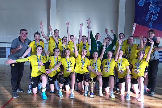 Впервые за 10 лет юные гандболистки Ростова победили в первенстве России