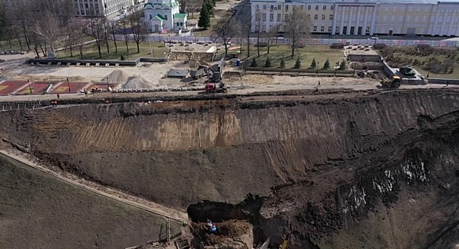 Более 60 деревьев высадят на склоне у Вечного огня в Нижегородском кремле