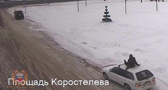 В Канске девушка проехала на крыше иномарки ради эффектных фото