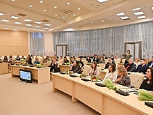 Наталья Виртуозова и Анастасия Звягина поздравили работников администраций с Днем печати