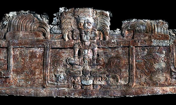 Найдены гробницы эпохи Змеиных царей майя