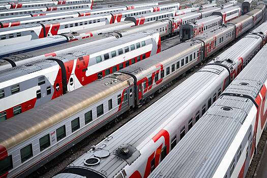 Из-за мощного пожара на железной дороге задержаны 10 поездов