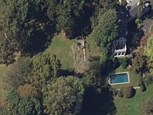 Mansion Global: Ричард Гир продал поместье в Коннектикуте почти за 11 млн долларов