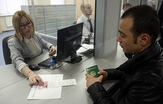 Правительство сократило квоту иностранных рабочих