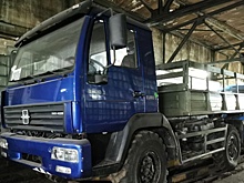 Последнюю разработку завода ЗИЛ - уникальный грузовик "Кентавр" - сняли на фото