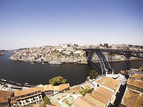 Россияне жалуются на издевательство при оформлении виз в Португалию