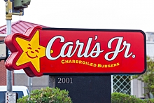 Carl’s Jr. перестанет ставить на секс и грудь