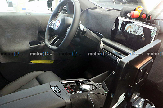 Салон нового BMW M5 показали на шпионских фотографиях