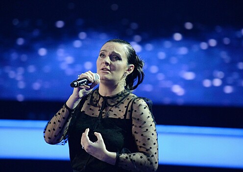 Директор потерявшей сознание Ваенги рассказал о судьбе ее концерта в Кремле