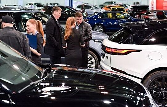 Продажи новых машин в Петербурге растут