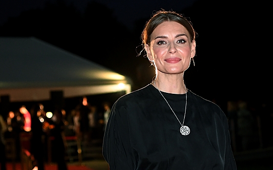 Дочь Толкалиной и Кончаловского с новой стрижкой стала похожа на отца