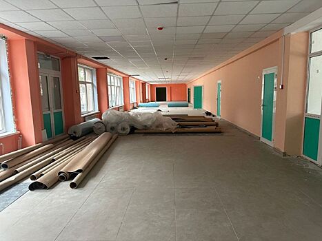 «Негодованию нет предела»: депутат проверил ремонт школы в Нижнем Новгороде