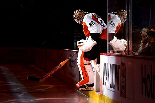 Иван Федотов пропустил две шайбы в первом периоде и был заменён в перерыве