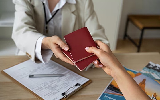 Еврокомиссия ограничила выдачу шенгенских мультивиз россиянам