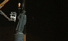 Чему снос статуи главы КГБ может научить Америку