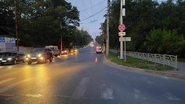 В Кирове мотоциклист сбил велосипедиста и скрылся с места ДТП