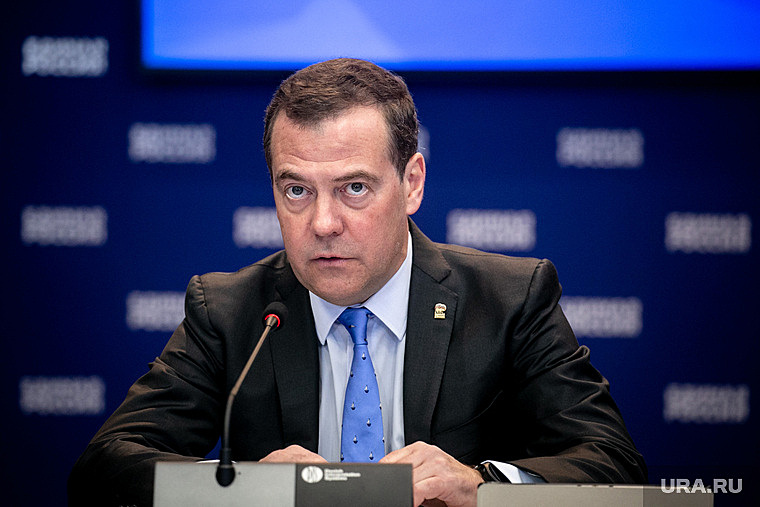 Политолог назвал главную заслугу Медведева перед Россией. «Он пожертвовал собой»