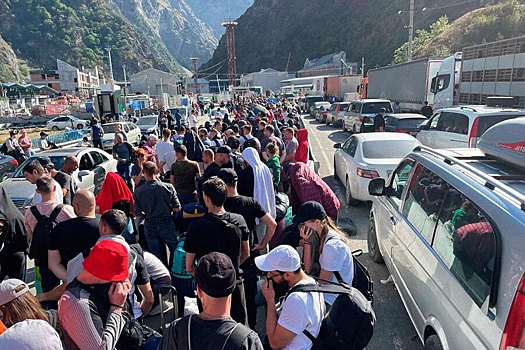 ФСБ задержала помогающих проехать к Грузии таксистов и полицейских