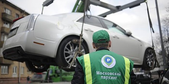 Более 700 автомобилей без номеров отправили на спецстоянки в мае