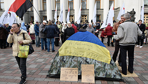 В Киеве начался пикет у администрации президента