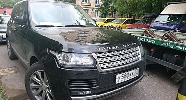Названо число эвакуированных с начала лета люксовых авто