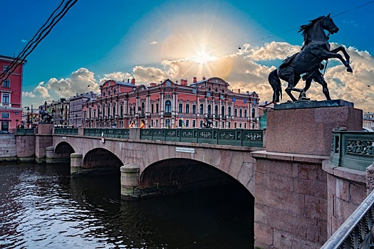 Туристический портал  Visit Petersburg поможет спланировать поездку в Северную столицу